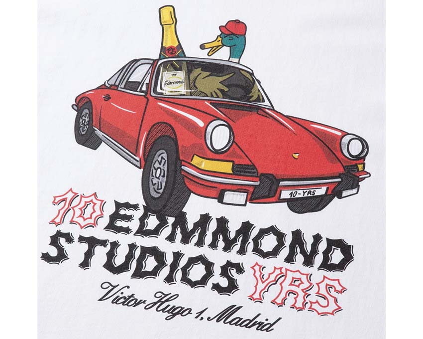 Edmmond Studios 10 Years T-Shirt White Seitenansicht — gerader Schnitt Baumwolle