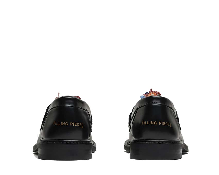 Filling Pieces Loafer Bouquet Black détail — motif bouquet incisé