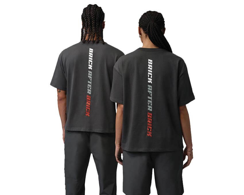 Jordan BIKE AIR Nigel Sylvester Tee Anthracite — detalle bordado firma Jordan Brand