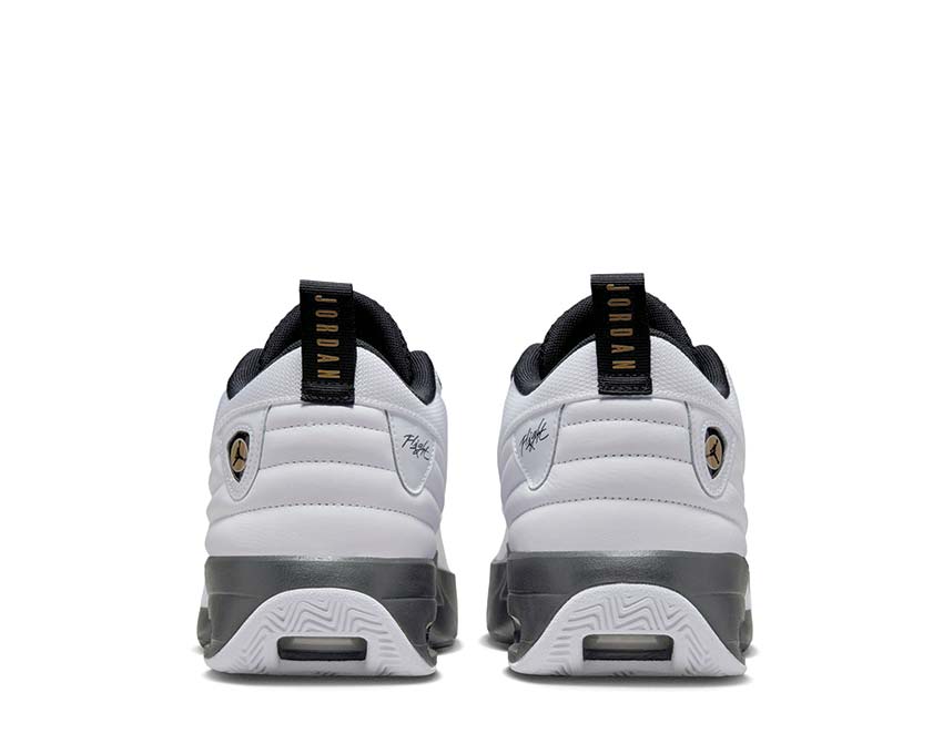 Jordan Max Aura 6 White Metallic Gold Black — semelle caoutchouc traction quotidienne
