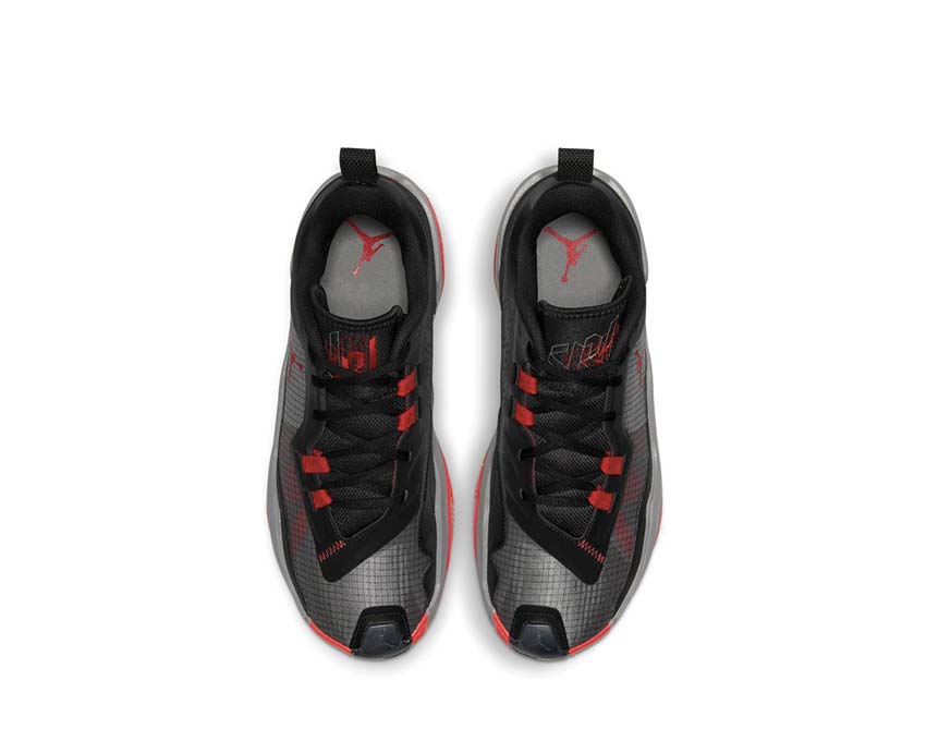 Jordan One Take 4 Black Flat Pewter University Red detalle — caña mesh ligera
