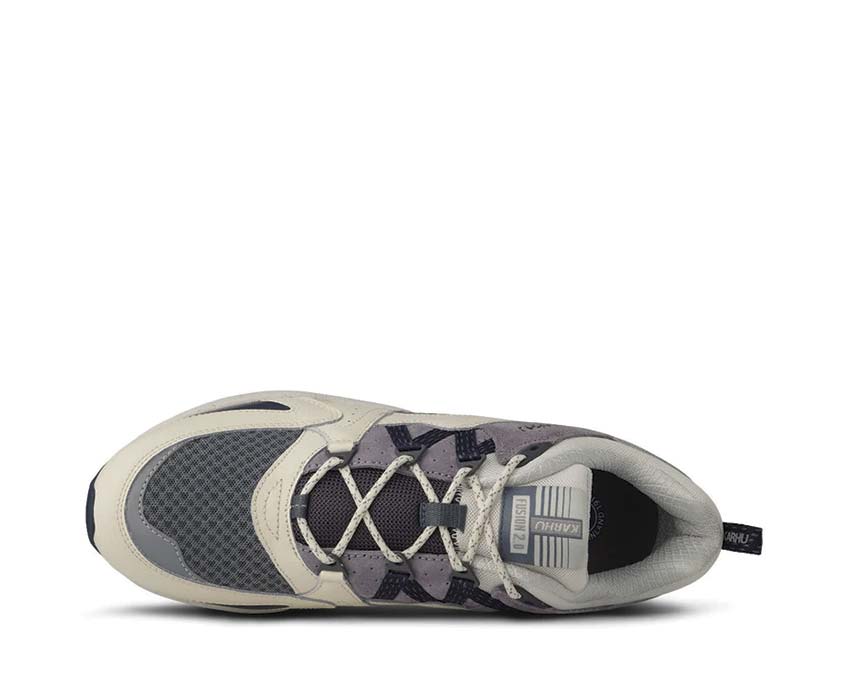 Karhu Fusion 2.0 Solitary Star Naval Academy détail — logo ours Karhu brodé marine