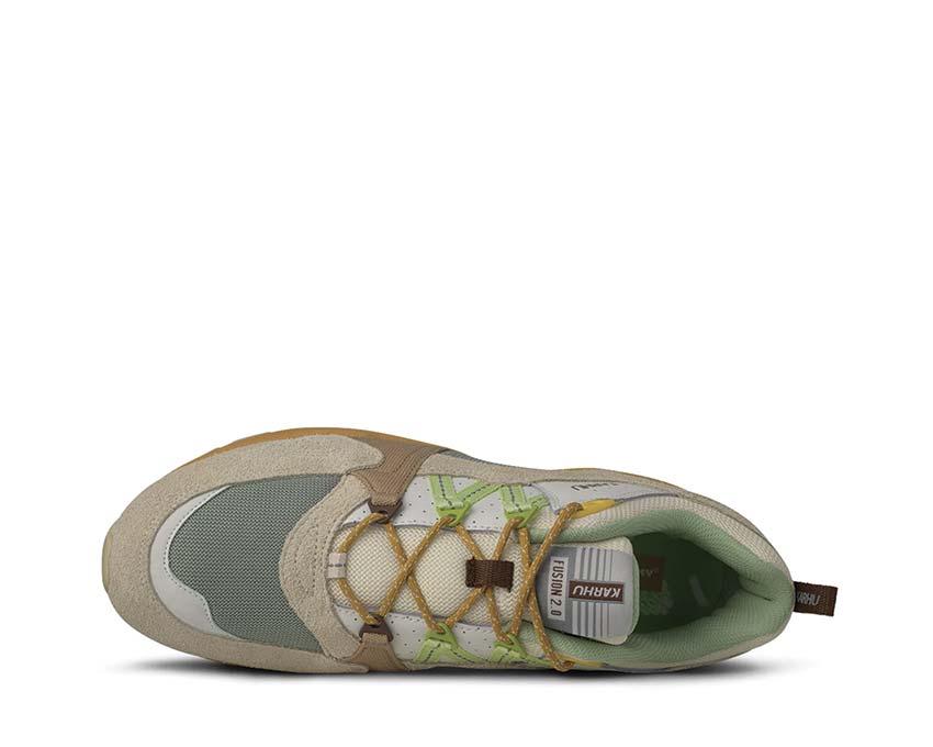 Karhu Fusion 2.0 x MÖLKKY Turtledove Shadow Lime détail — broderie MÖLKKY jeu finlandais