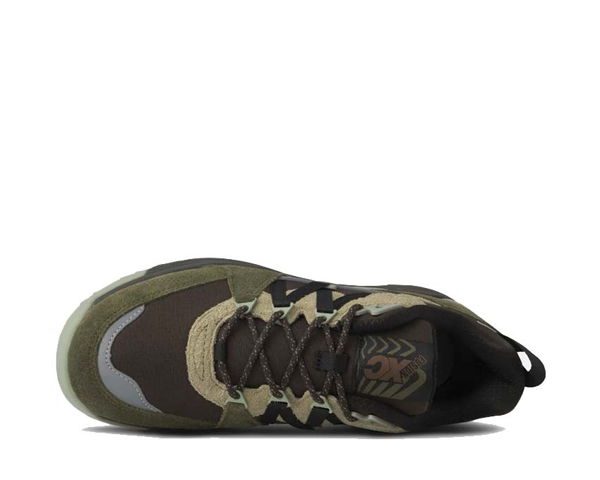 Karhu Fusion XC Beech détail — logo Karhu brodé
