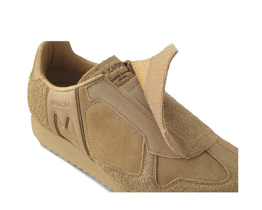 Karhu Mestari Slip-On Tobacco vue latérale — tige mesh slip-on