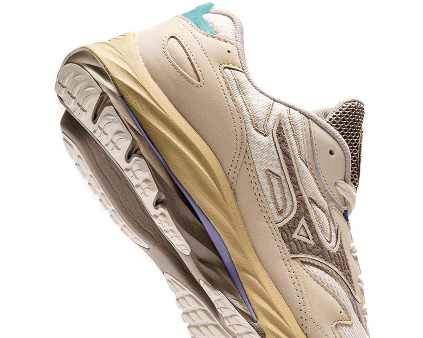 Mizuno Wave Rider β Premium Summer Sand vue latérale — cuir premium Summer Sand