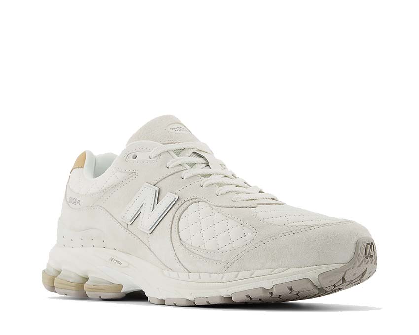 New Balance 2002R Sea Salt vue latérale — tige mesh et cuir