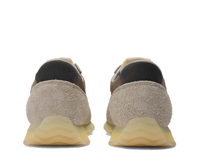 New Balance 471 Arid Stone Raincloud detalle — parte superior mesh transpirable