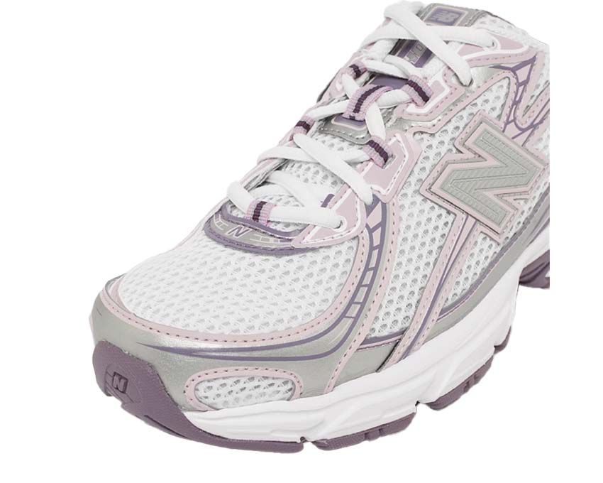 New Balance 740 Rose Sugar vue latérale — tige légère rose pastel vintage