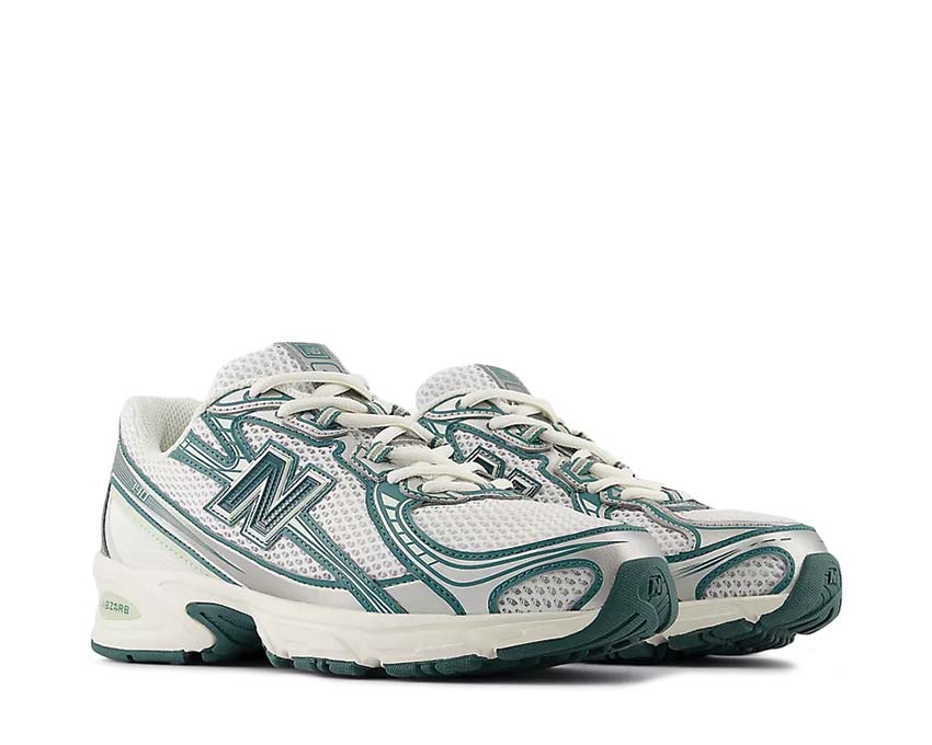 New Balance 740 White Marsh Green vue latérale — silhouette chunky rétro