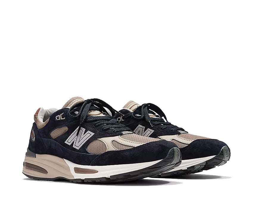 New Balance 991v2 UK After Midnight vue latérale — daim et mesh bleu nuit