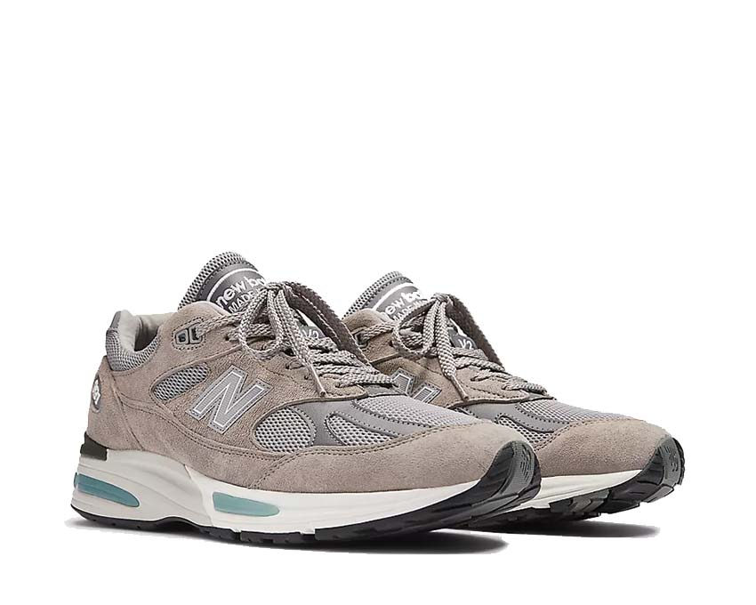New Balance 991v2 Made in UK Silver vista lateral — parte superior premium de ante y malla