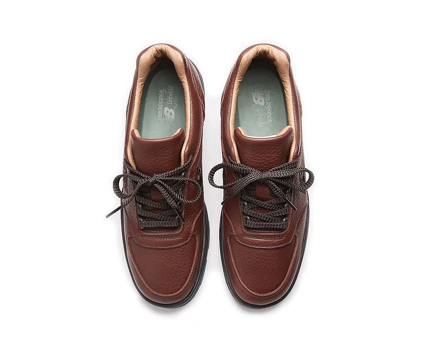 New Balance Allerdale Made in UK Black Coffee detalle — costuras en contraste y acabado artesanal