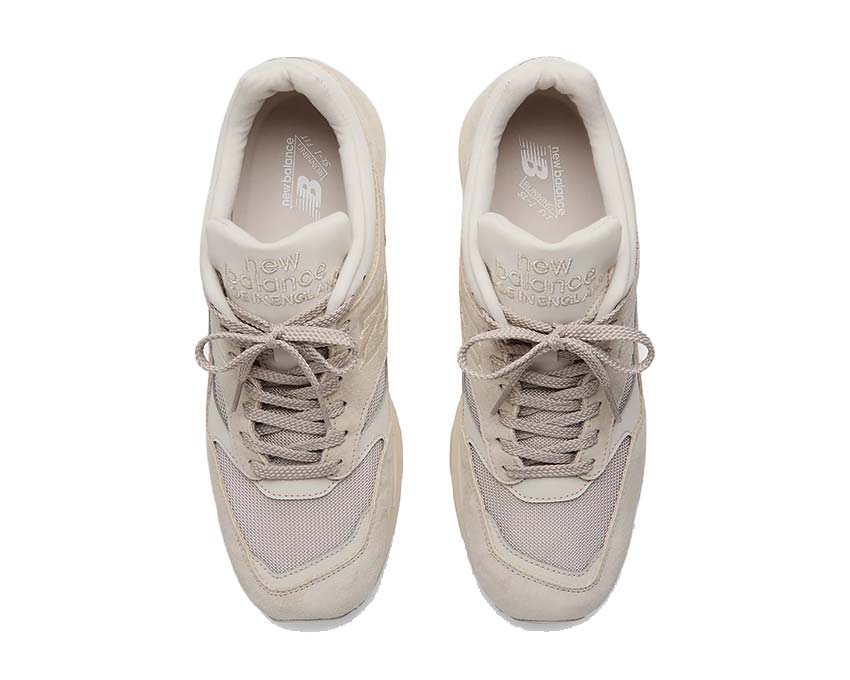New Balance 1500 Made in UK Silver Birch detalle — artesanía británica