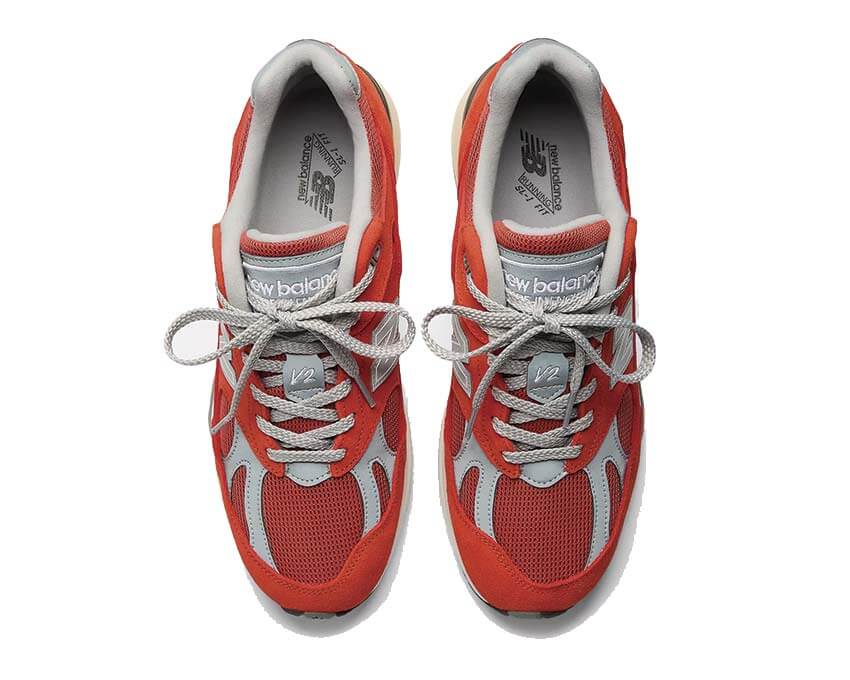 New Balance 991v2 Grenadine Red détail — suède grenadine coutures contrastées