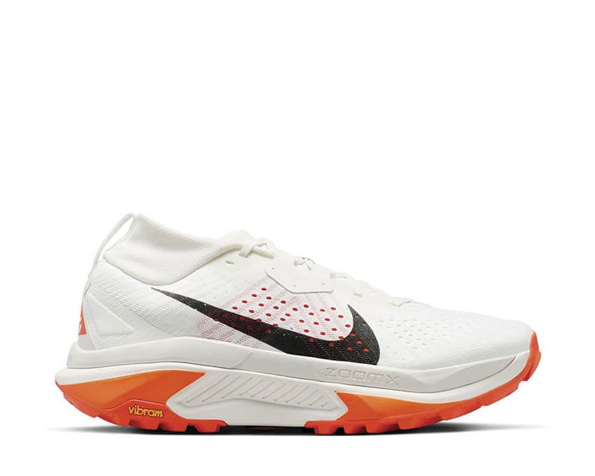 Nike ACG Zegama Trail Summit White — sneaker homme trail blanc ACG montagne