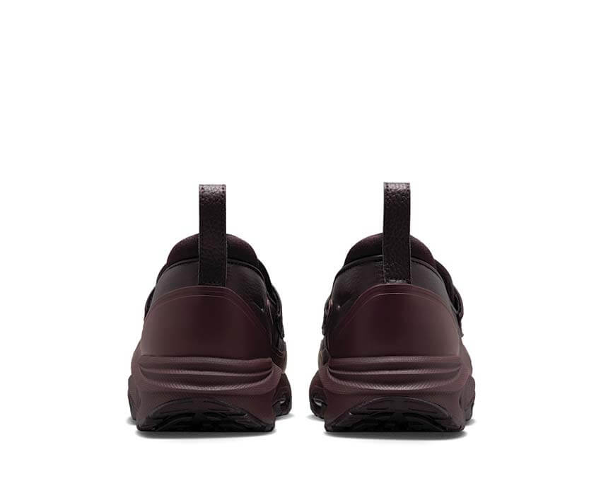 Nike Air Max Phenomena Burgundy Crush détail — empiècements mesh bordeaux
