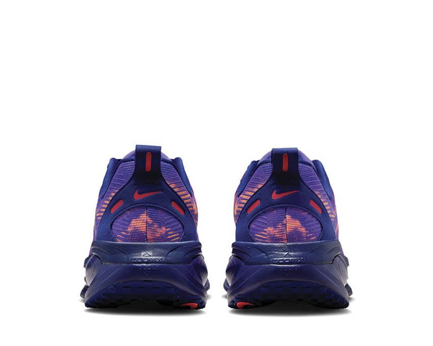 Nike Vomero 18 Indigo Burst dettaglio — colorway Indigo Burst dinamico