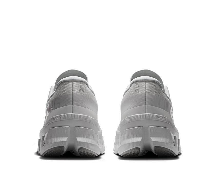 On Cloudmonster W White — semelle caoutchouc adhérence design épuré