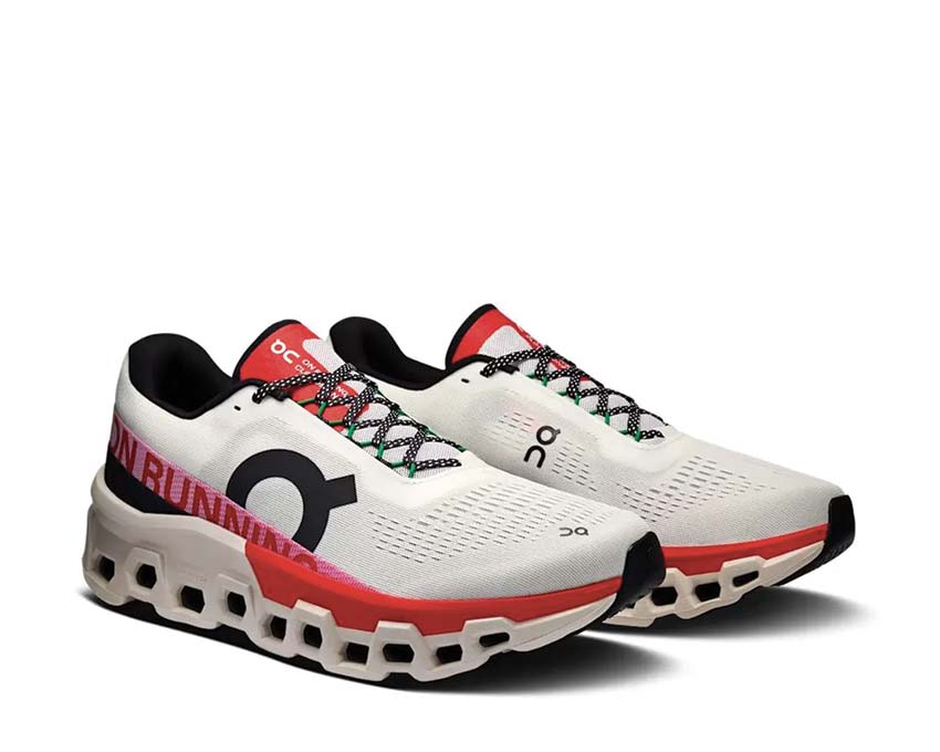 On Cloudmonster 2 Ivory/Silver vista lateral — perfil amortiguación running hombre