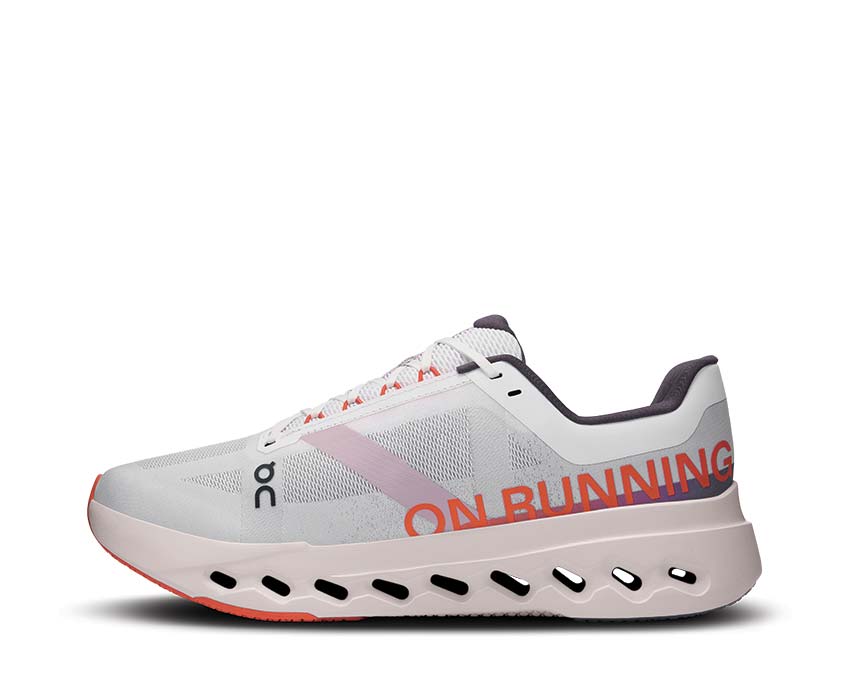 On Cloudsurfer Next White/Flame detalle — mesh transpirable zapatilla running hombre