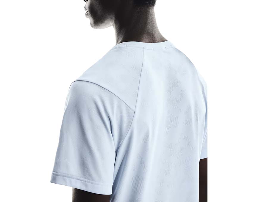 On Trail-T Arctic vue dos — t-shirt trail homme séchage rapide On Running