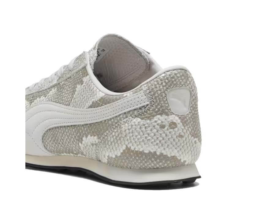 Puma Sprint Snake Gris détail — détail cuir serpent logo Puma Sprint gris