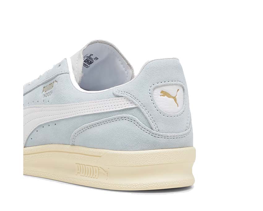 Puma Indoor Soft White Detail — dezentes Puma Logo schlicht