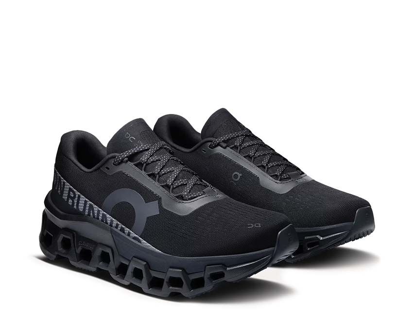 On Cloudmonster 2 Black vue latérale — profil amorti maximal noir