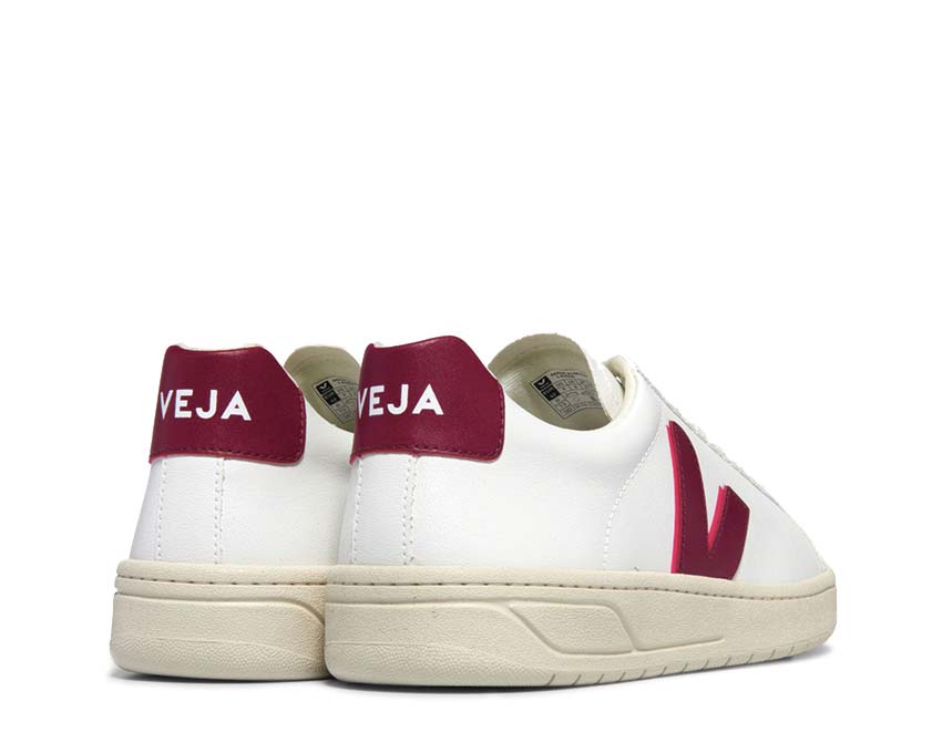 Veja Urca White/Marsala Sohle — Naturkautschuksohle