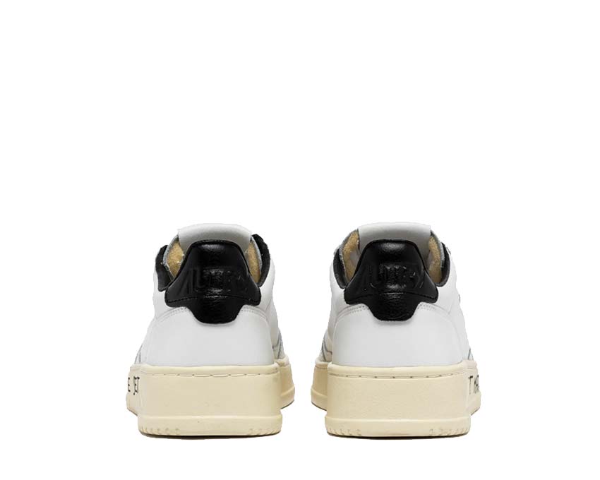 Autry Medalist Low Match White Black detalle — panel cuero tenis vintage