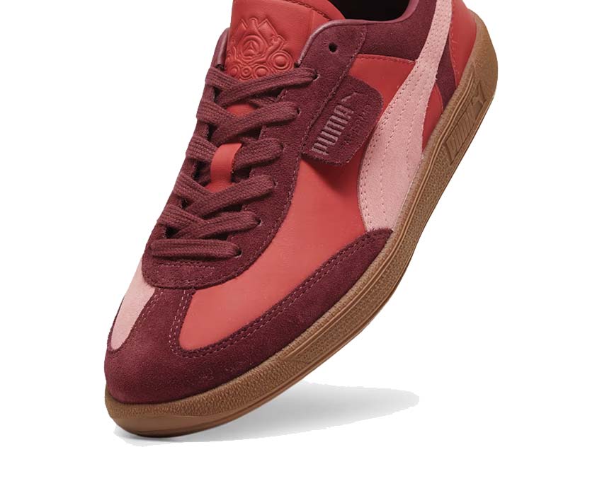 Puma Palermo Palomo Regal Red Passion Fruit détail — logo Puma brodé pastel