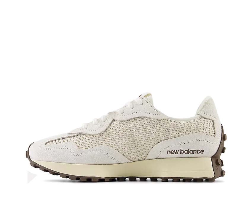 New Balance 327 détail — grand N logo distinctif