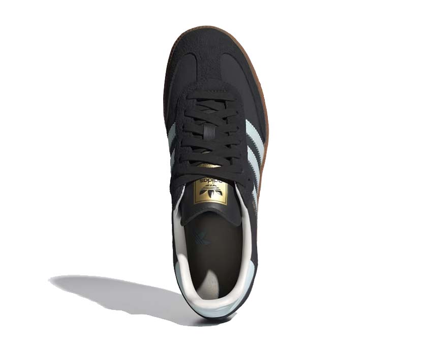 Adidas Samba OG W Carbon détail — T-Toe bleu poudré et Three Stripes