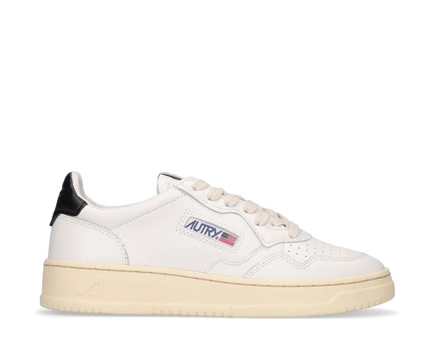 Autry Medalist Low Leat White Black — sneakers femme cuir blanc noir bicolore lifestyle premium