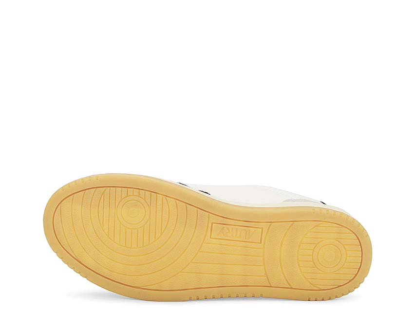 Autry Medalist Low Canvas Sand White Black détail — logo Autry brodé