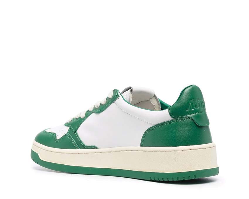 Autry Medalist Low White/Green Sohle — leichte gezahnte Gummisohle