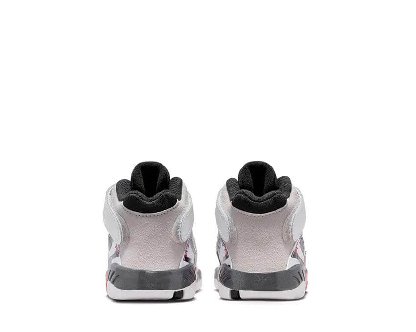 Air Jordan 8 Retro TD Bugs Bunny White/Black/True Red détail — fermeture scratch bébé