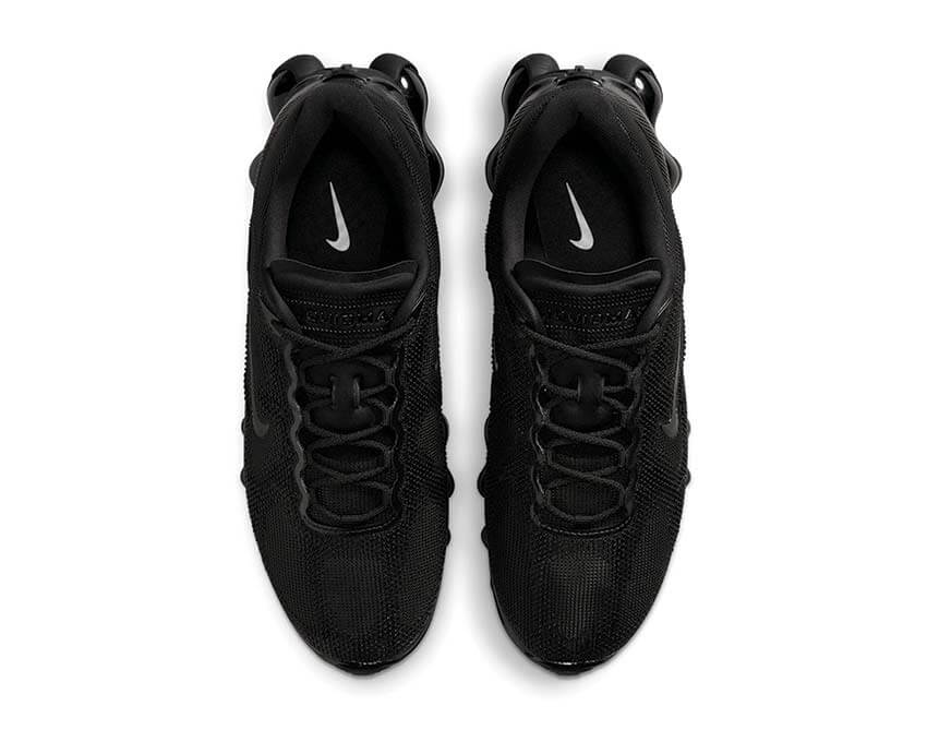Nike Air Liquid Max Black — vue trois quarts all black liquid