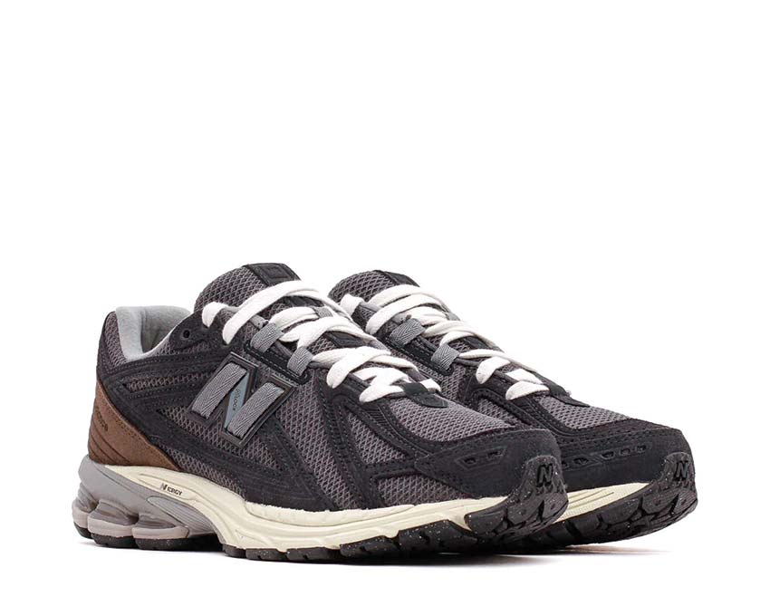 New Balance 1906 Phantom Dark Mushroom Seitenansicht — N-ERGY Detail
