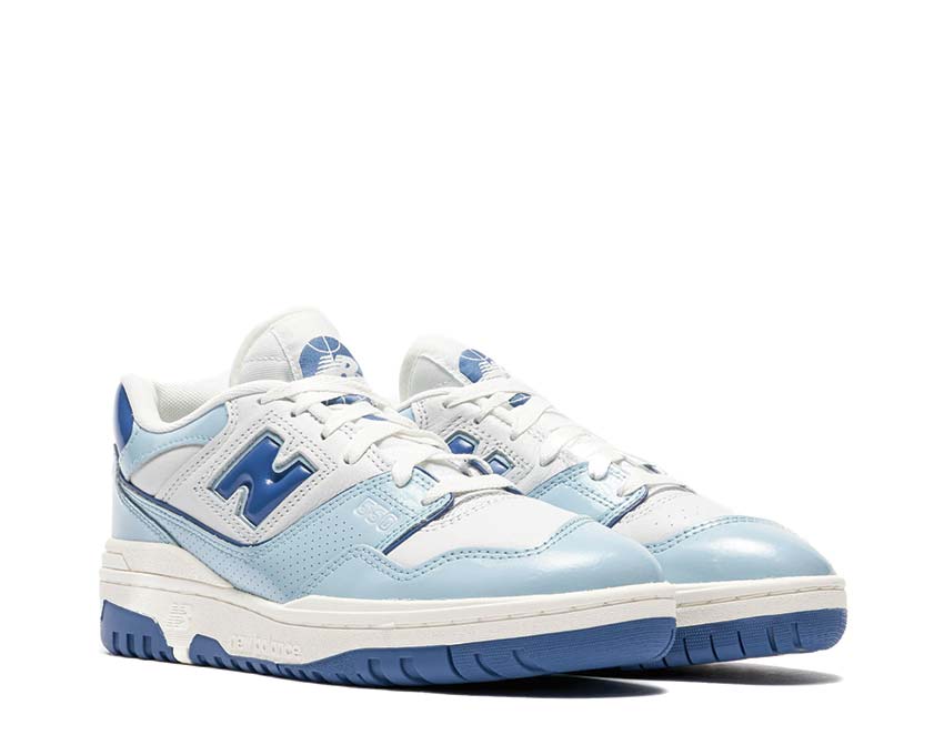 vista lateral — New Balance 550 Patent cuero charol azul cromo ágata