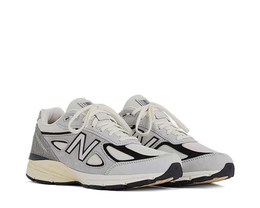 New Balance 990v4 Made in USA Grey Black vue latérale — tige mesh et suède