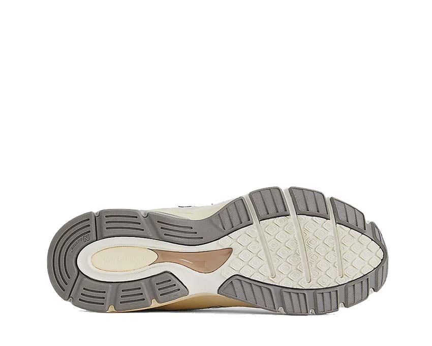 New Balance 990v4 Made in USA Limestone — vista trasera unisex