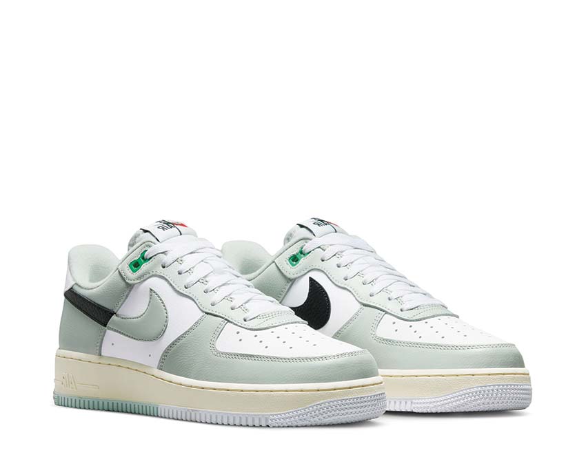 Nike Air Force 1 '07 LV8 Light Silver vue latérale — cuir lisse Black White