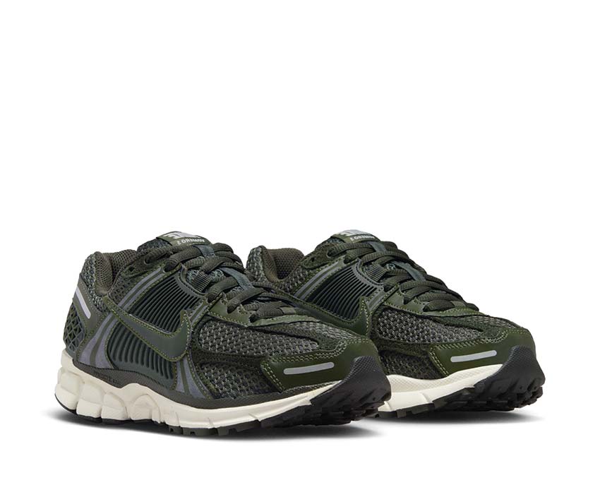 Nike Air Zoom Vomero 5 W Cargo Khaki / Sequoia - Sail - Metallic Silver FQ8898-325