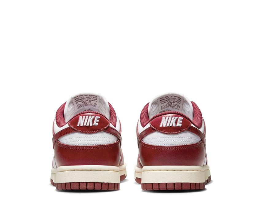 Nike Dunk Low PRM W White Team Red Coconut Milk Sohle — Dunk