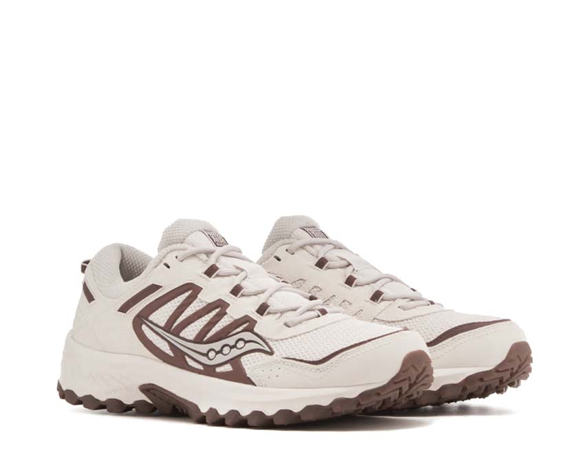 Saucony Grid Peak Sand Burgundy Seitenansicht — atmungsaktives Mesh-Obermaterial