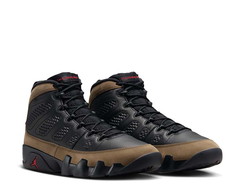 Air Jordan 9 Retro Black True Red Light Olive — semelle Air Jordan 9 caoutchouc