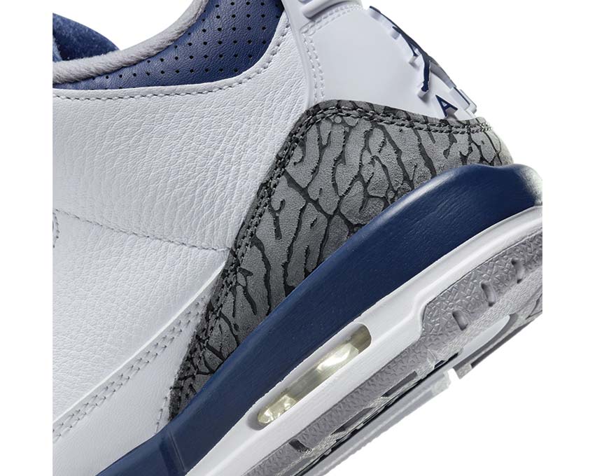 Jordan Air Jordan 3 Retro GS Midnight Navy vue latérale — cuir et tissu