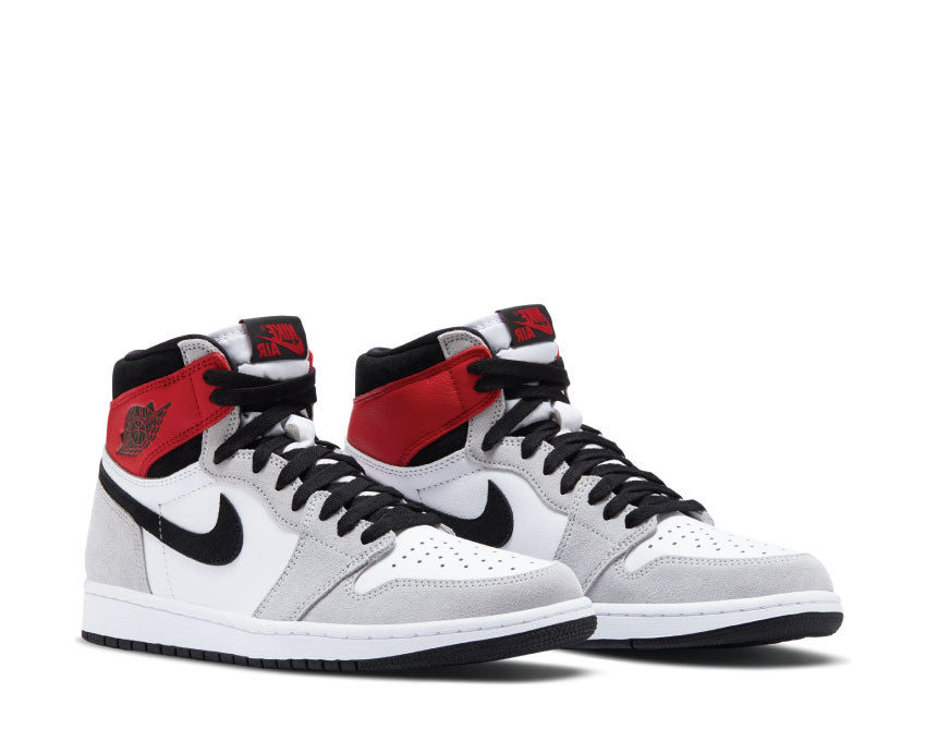 Jordan Air Jordan 1 Retro High OG Light Smoke Grey vue latérale — cuir gris clair blanc